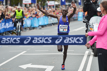 Edwin Kiptoo wins the Dam tot Damloop (Organisers)