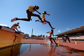 Athletes clear the water barrier in the 3000m steeplechase at the IAAF World U20 Championships Tampere 2018 (Getty Images)