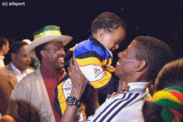 Loving father Haile Gebrselassie (© Allsport)