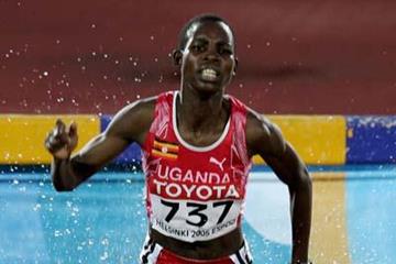 Dorcus Inzikuru of Uganda wins inaugural women's 3000m steeplechase at the 2005 IAAF World Championships (Getty Images)