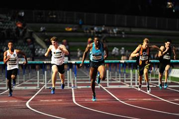 David Oliver wins the 110m hurdles in Sydney (Getty Images)