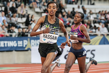 Sifan Hassan on her way to winning the 1500m at the IAAF Diamond League meeting in Paris (Jean-Pierre Durand)