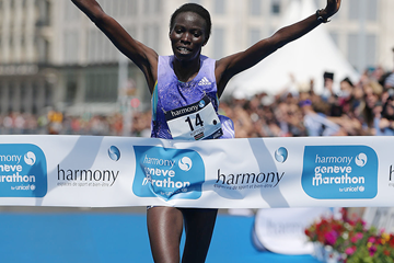 Jane Kiptoo wins the Geneva Marathon (Organisers / Obrenovitch / mouv-up.com)