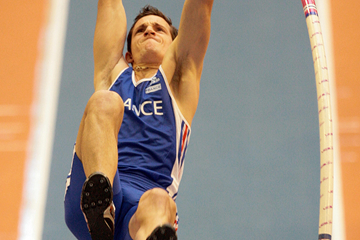 Renaud Lavillenie in the pole vault at the 2008 IAAF World Indoor Championships (AFP / Getty Images)