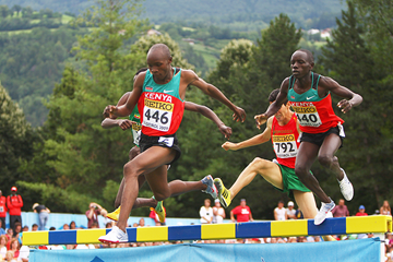 Hillary Kipsang Yego and Peter Kibet Lagat of Kenya in the 2000m steeplechase at the 2009 IAAF World Youth Championships (Getty Images)