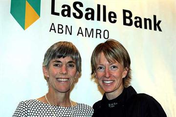 Joan Benoit and Deena Kastor in Chicago (Victah Sailer)