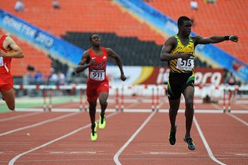 Marvin Manley wins the 400m hurdles at the IAAF World Youth Championships 2013 (Getty Images)