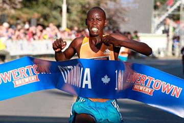 Wilson Kiprop wins at the 2014 Ottawa 10k (organisers / Victah Sailor)