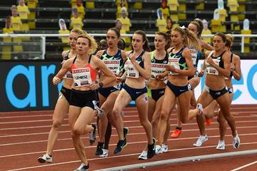 Laura Muir (centre) on her way to winning the 1500m at the Diamond League meeting in Stockholm (AFP / Getty Images)