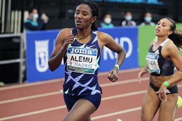 Habitam Alemu on her way to winning the 800m at the World Athletics Indoor Tour Gold meeting in Madrid (Jean-Pierre Durand)