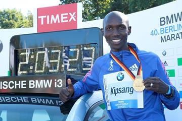 Wilson Kipsang at the 2013 BMW Berlin Marathon (Victah Sailer / organisers)