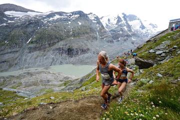 Andrea Mayr (r) at the Grossglockner Berglauf (Damiano Benedetto / www.corsainmontagna.it)