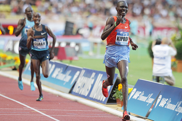 Asbel Kiprop wins the 1500m from Mo Farah at the IAAF Diamond League meeting in Monaco (AFP / Getty Images)