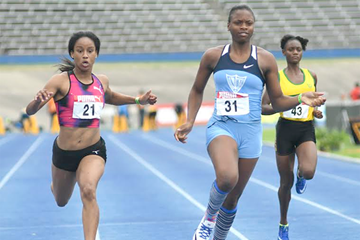 Kevona Davis in action at the Jamaican U20 and U18 Championships (Bryan Cummings / Jamaica Observer)