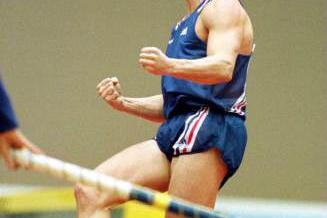 Jean Galfione celebrating victory (© Allsport)