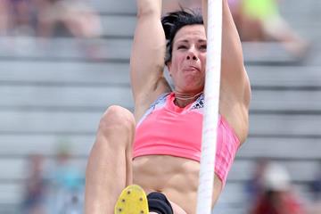 Jenn Suhr on her way to victory at the 2013 US Championships (Getty Images)