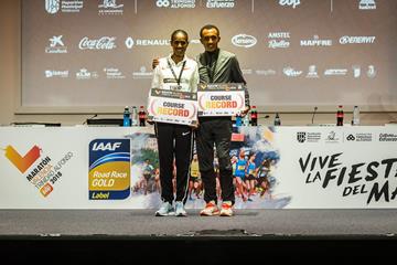 Valencia Marathon winners Ashete Dido and Leul Gebrselassie (Organisers)