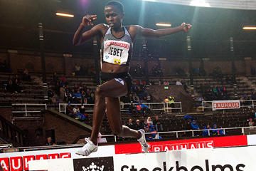 Ruth Jebet on her way to winning the 3000m steeplechase at the IAAF Diamond League meeting in Eugene (Hasse Sjogren)