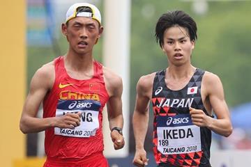 Wang Kaihua and Koki Ikeda in the men's 20km race walk at the IAAF World Race Walking Team Championships Taicang 2018 (Getty Images)