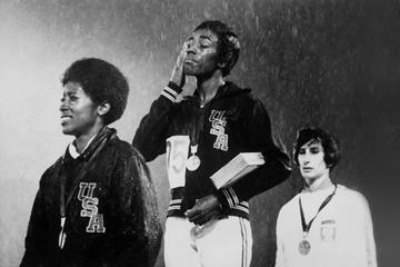 Wyomia Tyus on the podium at the 1968 Olympic Games in Mexico City (AFP / Getty Images)