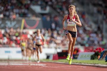 Konstanze Klosterhalfen en route to her solo 3:59.58 meeting record at the German Championships (Bongarts/Getty Images)
