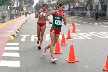 Maria Guadalupe Gonzalez on her way to winning the 20km at the Pan American Race Walking Cup in Lima (Federación Peruana de Atletismo)