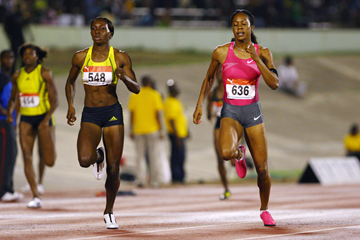 Sanya Richards-Ross and Novlene Williams-Mills in the 400m in Kingston (Getty Images)