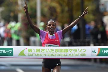 Atsede Baysa wins the 2015 Saitama International Marathon (Getty Images / AFP)