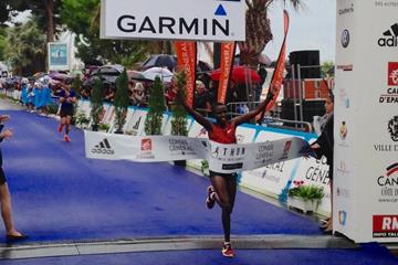 Rose Jepchumba wins at the 2014 Marathon des Alpes-Maritimes Nice-Cannes (Organisers)