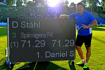 Swedish discus thrower Daniel Stahl after throwing 71.29m in Sollentuna (Deca Text & Bild)