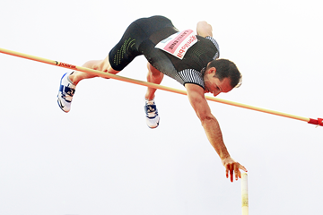 Renaud Lavillenie in the pole vault at the IAAF Diamond League meeting in Oslo (Mark Shearman)