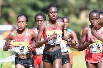 Irene Cheptai leading the senior women's race at the IAAF World Cross Country Championships Kampala 2017 (Jiro Mochizuki)