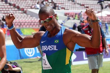 A jubilant Anderson Henriques after winning the 400m at the 2014 ODESUR Games (Oscar Muñoz Badilla)