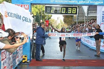 Vincent Kiplagat win the 2010 Intercontinental Istanbul Eurasia Marathon (organisers)
