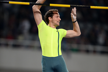 Renaud Lavillenie in the pole vault at the IAAF Diamond League meeting in Shanghai (Errol Anderson)