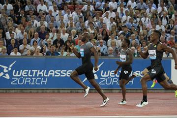 LaShawn Merritt leads the 400m at the IAAF Diamond League meeting in Zurich (Jean-Pierre Durand)