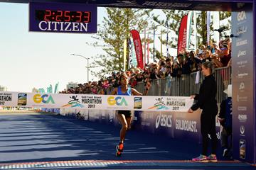 Abebe Afework winning the 2017 Gold Coast Marathon (organisers)