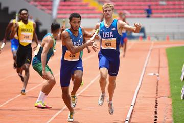 Matthew Boling hands to Matthew Moorer in the 4x400m at the Pan-American U20 Championships (Gil Brooks / Costa Rican Athletics Federation)