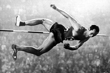 Valeriy Brumel wins the 1964 Olympic high jump title (Getty Images)