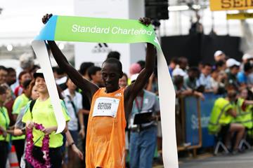 Kenneth Mungara wins at the 2014 Standard Chartered Marathon Singapore (Organisers)