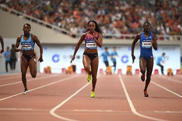 Elaine Thompson powers to victory in the Shanghai 100m (Errol Anderson/Jiro Mochizuki)