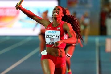 Francena McCorory anchors the USA to victory in the 4x400m at the IAAF/BTC World Relays, Bahamas 2015 (Getty Images)