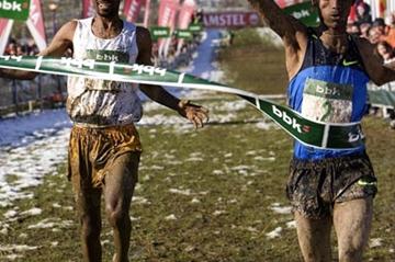Humegaw Mesfin beats Gebre-egziabher Gebremariam the 2010 men's race in Amorebieta (Unai Sasuátegui)