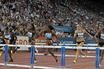 Kendra Harrison (centre) leads the 100m hurdles at the IAAF Diamond League meeting in Zurich (Jean-Pierre Durand)