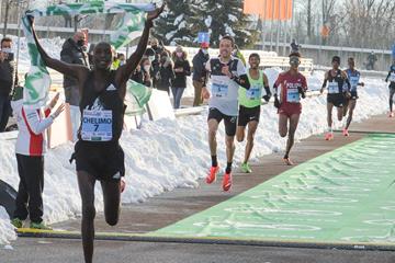 Oscar Chelimo takes the 2020 Boclassic (Organisers/Mosna)