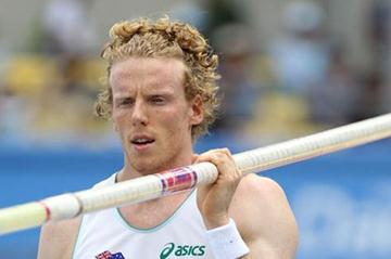 Steven Hooker of Australia prepares during the men's pole vault qualification round during day one - WCH Daegu 2011 (Getty Images)