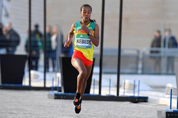 Netsanet Gudeta Kebede en route to the world half marathon title in Valencia (Jiro Mochizuki for the IAAF)