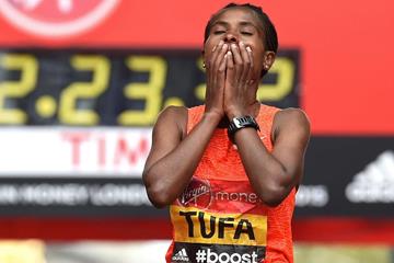 Tigist Tufa after winning the 2015 London Marathon (Getty Images)