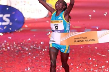 Caroline Kilel wins the 2010 Frankfurt Marathon in a 2:23:25 course record (Victah Sailer)