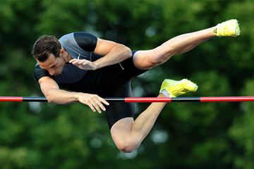 Pole vault winner Renaud Lavillenie in Ostrava (AFP / Getty Images)